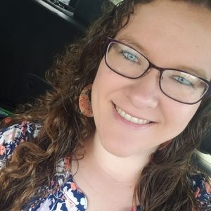 Meet your Posher, Holly